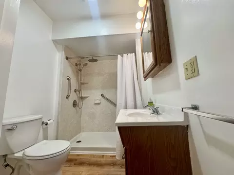 Bath - 2531 115th Ave, Viola, IL 61486 photo 2 of 2