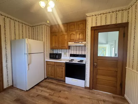 Kitchen - 2531 115th Ave, Viola, IL 61486 photo 2 of 3