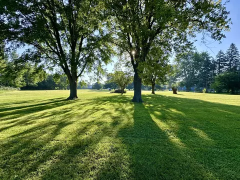 000 Shinkle Ave, Sterling, IL 61081