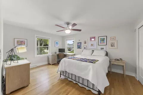 Bedroom - 1725 Maple Leaf Ct, Wheaton, IL 60187 photo 3 of 6