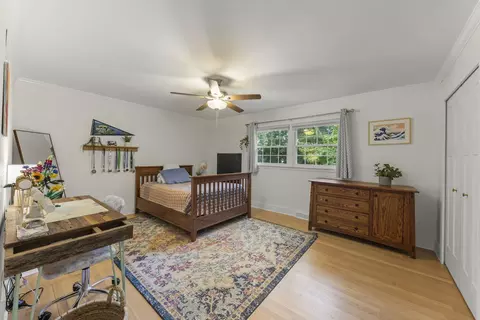 Bedroom - 1725 Maple Leaf Ct, Wheaton, IL 60187 photo 4 of 6