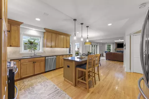 Kitchen - 1725 Maple Leaf Ct, Wheaton, IL 60187 photo 2 of 5