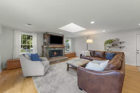 Living - 1725 Maple Leaf Ct, Wheaton, IL 60187 photo 1 of 2