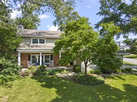Exterior - 1725 Maple Leaf Ct, Wheaton, IL 60187 photo 8 of 10