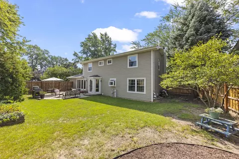 Exterior - 1725 Maple Leaf Ct, Wheaton, IL 60187 photo 5 of 10