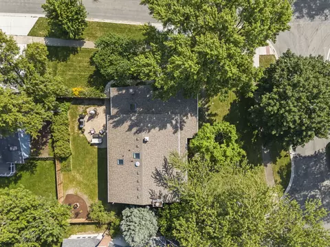 View/Area - 1725 Maple Leaf Ct, Wheaton, IL 60187 photo 1 of 3