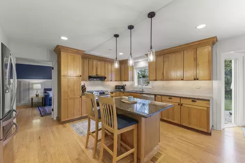 Kitchen - 1725 Maple Leaf Ct, Wheaton, IL 60187 photo 3 of 5
