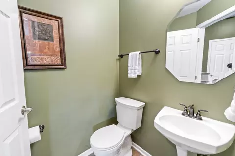 Bath - 3 Walbridge Ct, Algonquin, IL 60102 photo 1 of 5