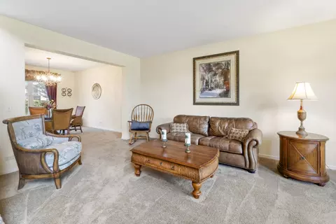 Living - 3 Walbridge Ct, Algonquin, IL 60102 photo 1 of 5