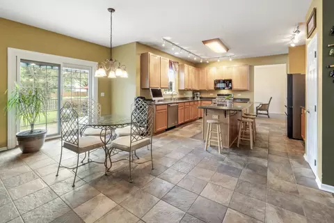 Kitchen - 3 Walbridge Ct, Algonquin, IL 60102 photo 1 of 4
