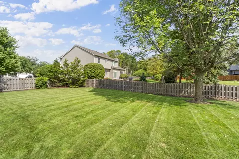 Exterior - 3 Walbridge Ct, Algonquin, IL 60102 photo 3 of 8