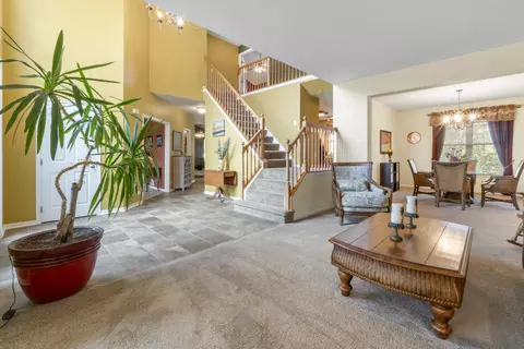Entry Way - 3 Walbridge Ct, Algonquin, IL 60102 photo 3 of 4