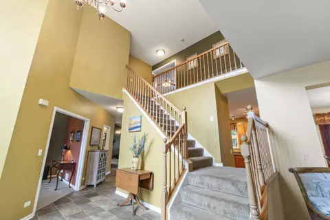 Entry Way - 3 Walbridge Ct, Algonquin, IL 60102 photo 2 of 4
