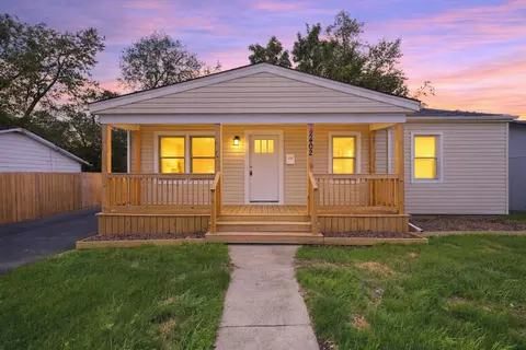 2402 E Sauk Trl, Sauk Village, IL 60411