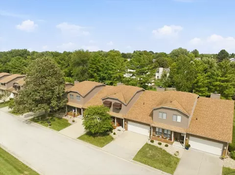 View/Area - 125 Manor Cir, Bloomington, IL 61704 photo 1 of 4