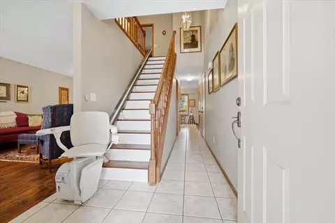 Entry Way - 125 Manor Cir, Bloomington, IL 61704 photo 1 of 4