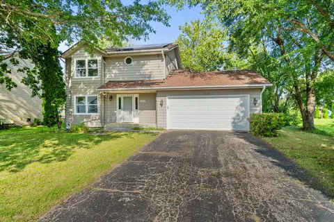 508 Pembroke Rd, Poplar Grove, IL 61065