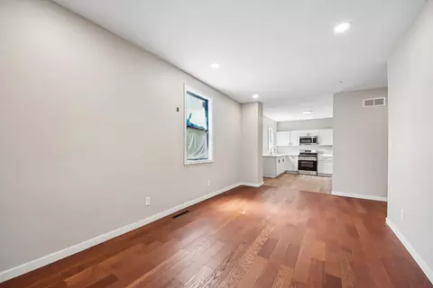 Living - 255 N Hunter Ave, Kankakee, IL 60901 photo 1 of 2