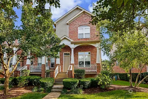 1116 Longwood Dr, Lisle, IL 60532