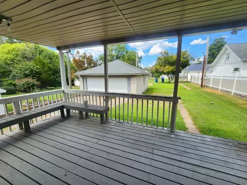 Exterior - 318 E 1st St, Mount Carmel, IL 62863 photo 3 of 4
