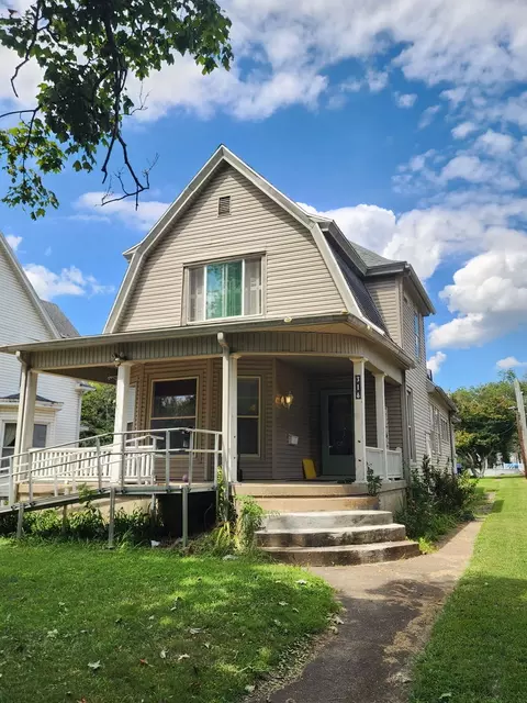 318 E 1st St, Mount Carmel, IL 62863
