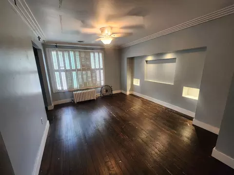 Living - 318 E 1st St, Mount Carmel, IL 62863 photo 4 of 4