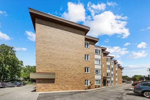 1900 Wilmette Ave #2F, Wilmette, IL 60091