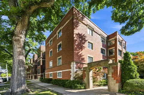 5529 S University Ave #4W, Chicago, IL 60637