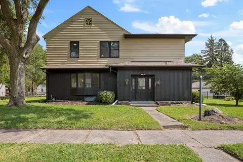 2217 15 12 St, Rock Island, IL 61201