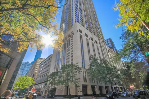 55 Erie St #P-407, Chicago, IL 60611