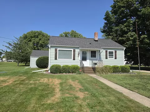 Exterior - 102 E Washington St, Danforth, IL 60930 photo 8 of 11