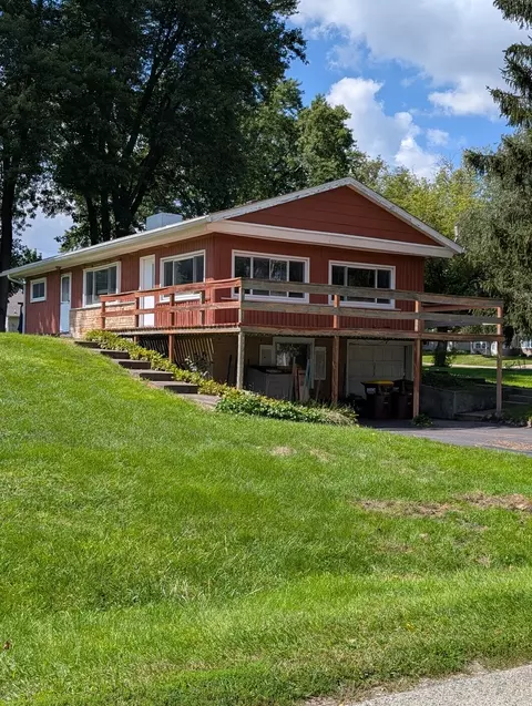 3815 W Lake Shore Dr, Wonder Lake, IL 60097