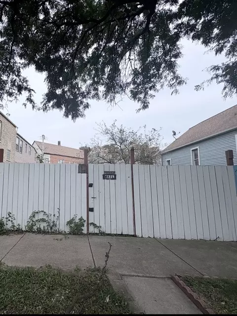 4537 S Laflin St, Chicago, IL 60609