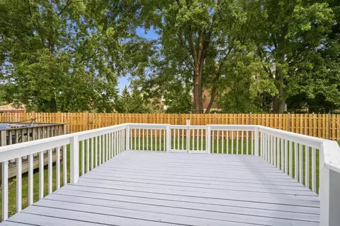 Exterior - 411 Hickory Dr #411, Wheeling, IL 60090 photo 4 of 5