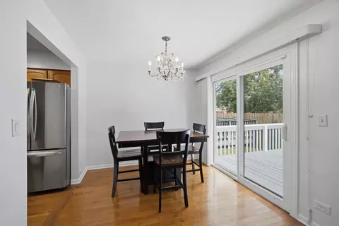 Dining - 411 Hickory Dr #411, Wheeling, IL 60090 photo 2 of 2