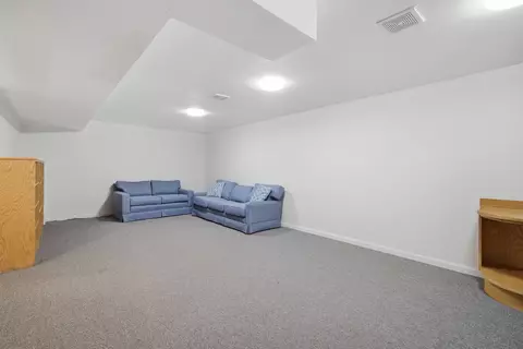 Living - 411 Hickory Dr #411, Wheeling, IL 60090 photo 1 of 1