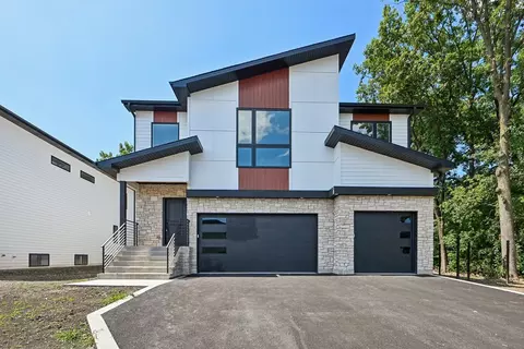 134 Pine Ln, Wood Dale, IL 60191