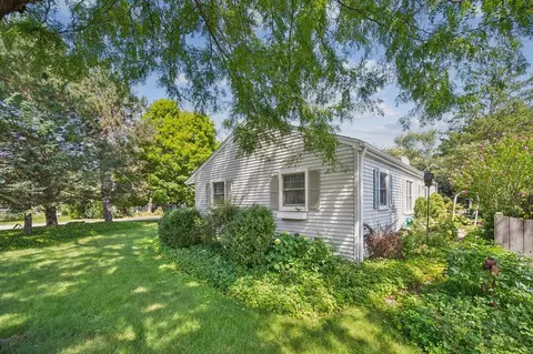 Exterior - 231 Latrobe Ave, Northfield, IL 60093 photo 3 of 5