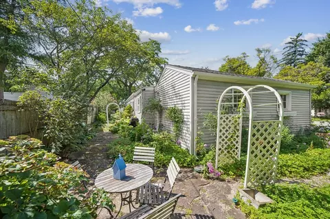 Exterior - 231 Latrobe Ave, Northfield, IL 60093 photo 4 of 5