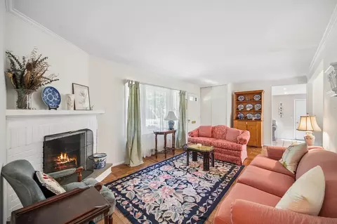 Living - 231 Latrobe Ave, Northfield, IL 60093 photo 1 of 2