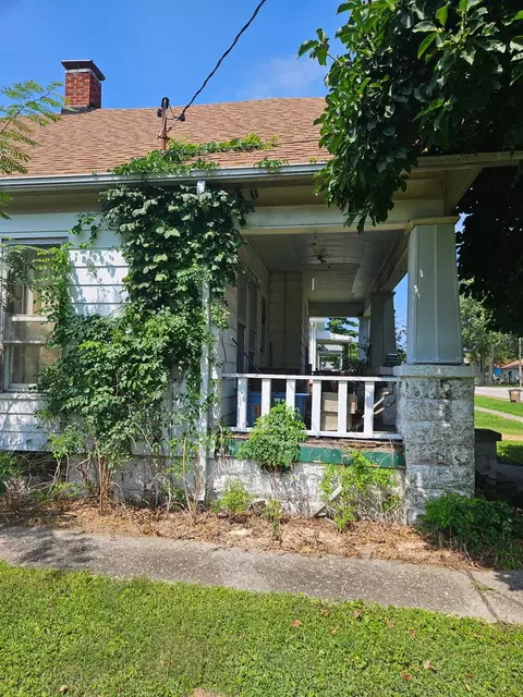 Exterior - 206 S 2nd St, Benld, IL 62009 photo 1 of 3