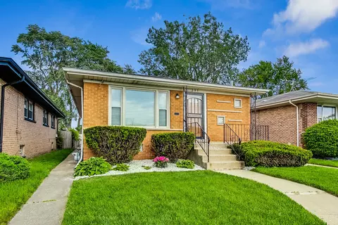 295 Prairie Ave, Calumet City, IL 60409