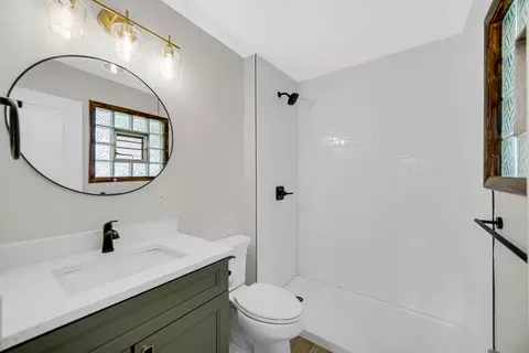 Bath - 17517 Shirley Dr, Lansing, IL 60438 photo 1 of 2