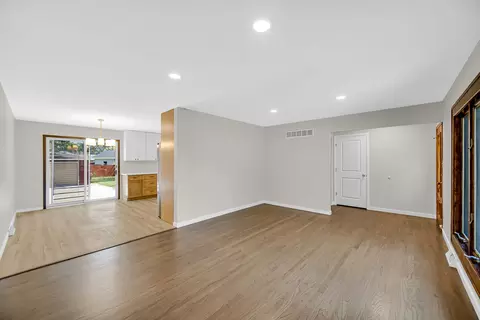Living - 17517 Shirley Dr, Lansing, IL 60438 photo 3 of 3