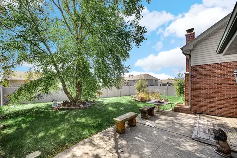 Exterior - 19331 Everett Ln, Mokena, IL 60448 photo 4 of 7