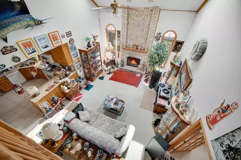 Living - 19331 Everett Ln, Mokena, IL 60448 photo 6 of 6