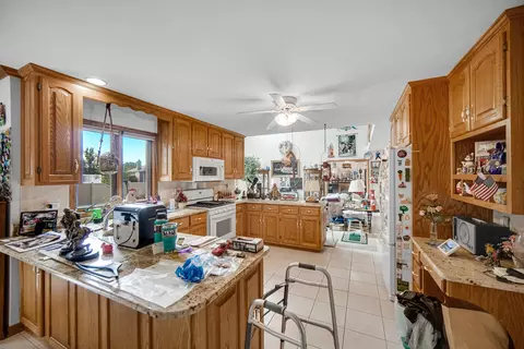 Kitchen - 19331 Everett Ln, Mokena, IL 60448 photo 3 of 3