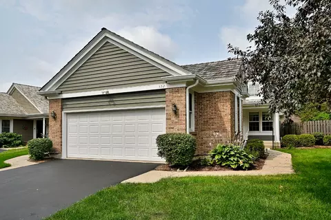 452 Park Barrington Dr, Barrington, IL 60010
