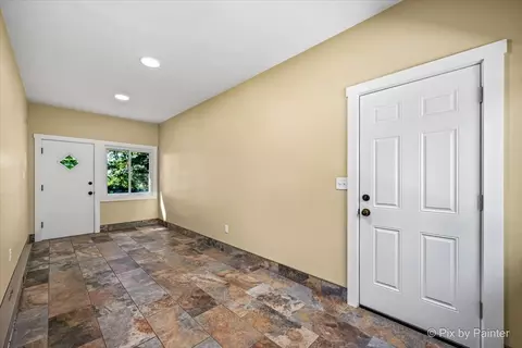 Entry Way - Undisclosed, Harvard, IL 60033 photo 1 of 2