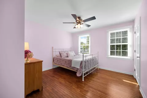 Bedroom - 2031 Burnham Pl, Wheaton, IL 60189 photo 3 of 4